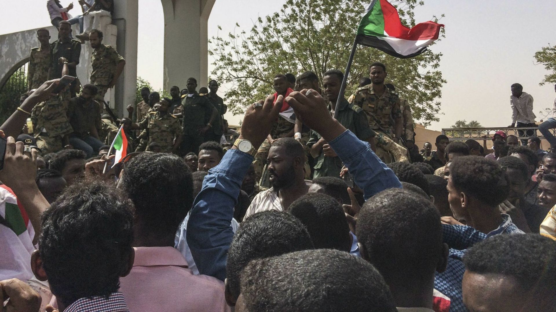 Министърът на отбраната на Судан Ауад Мохамед Ахмед Бин Ауф