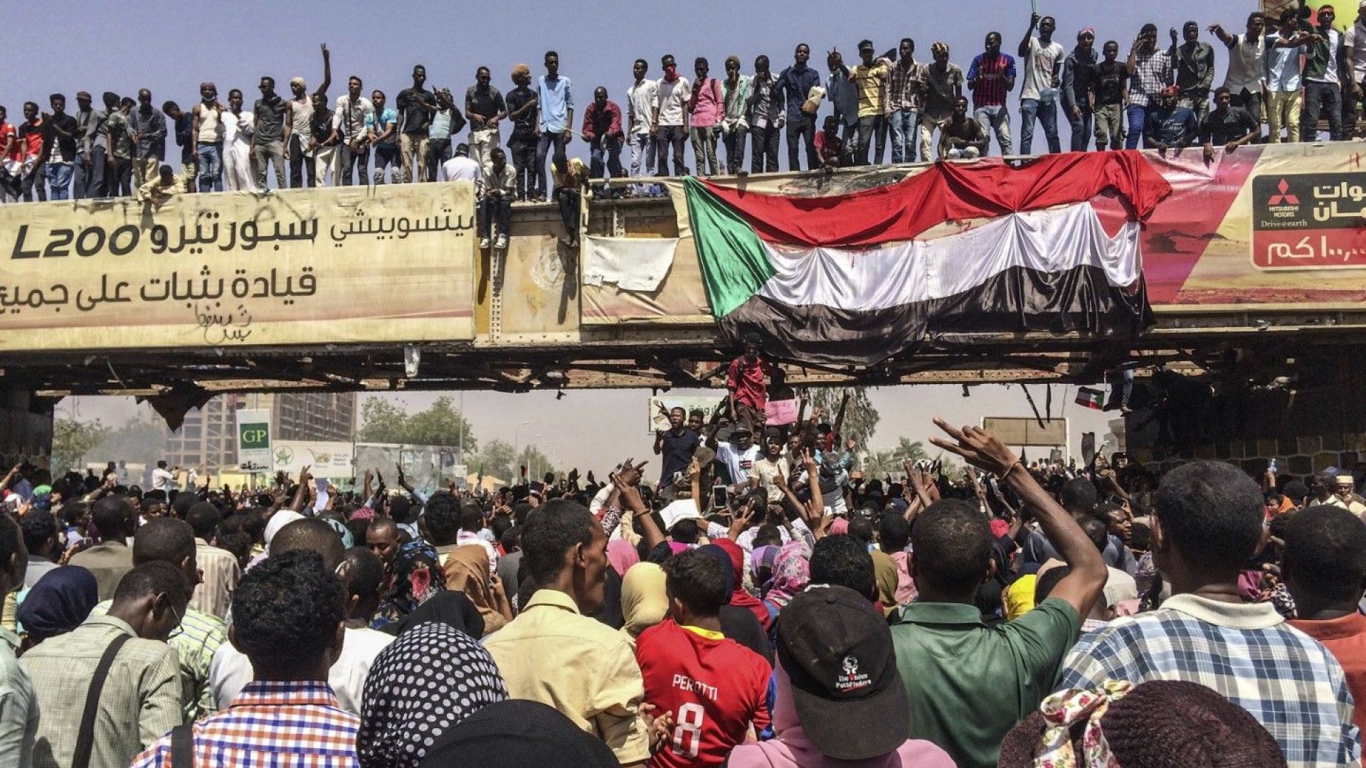 В явен израз на неподчинение към военния съвет който завзе