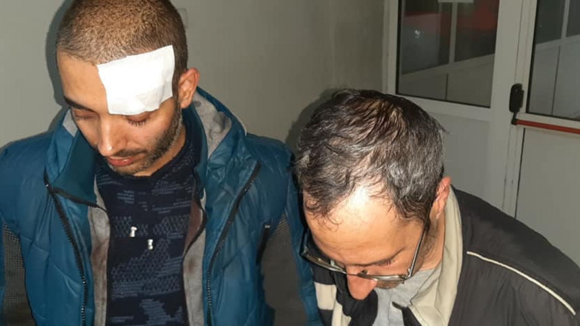 Пострадалият при сблъсъците в Габрово оператор: Удари ме жандармерист с палка