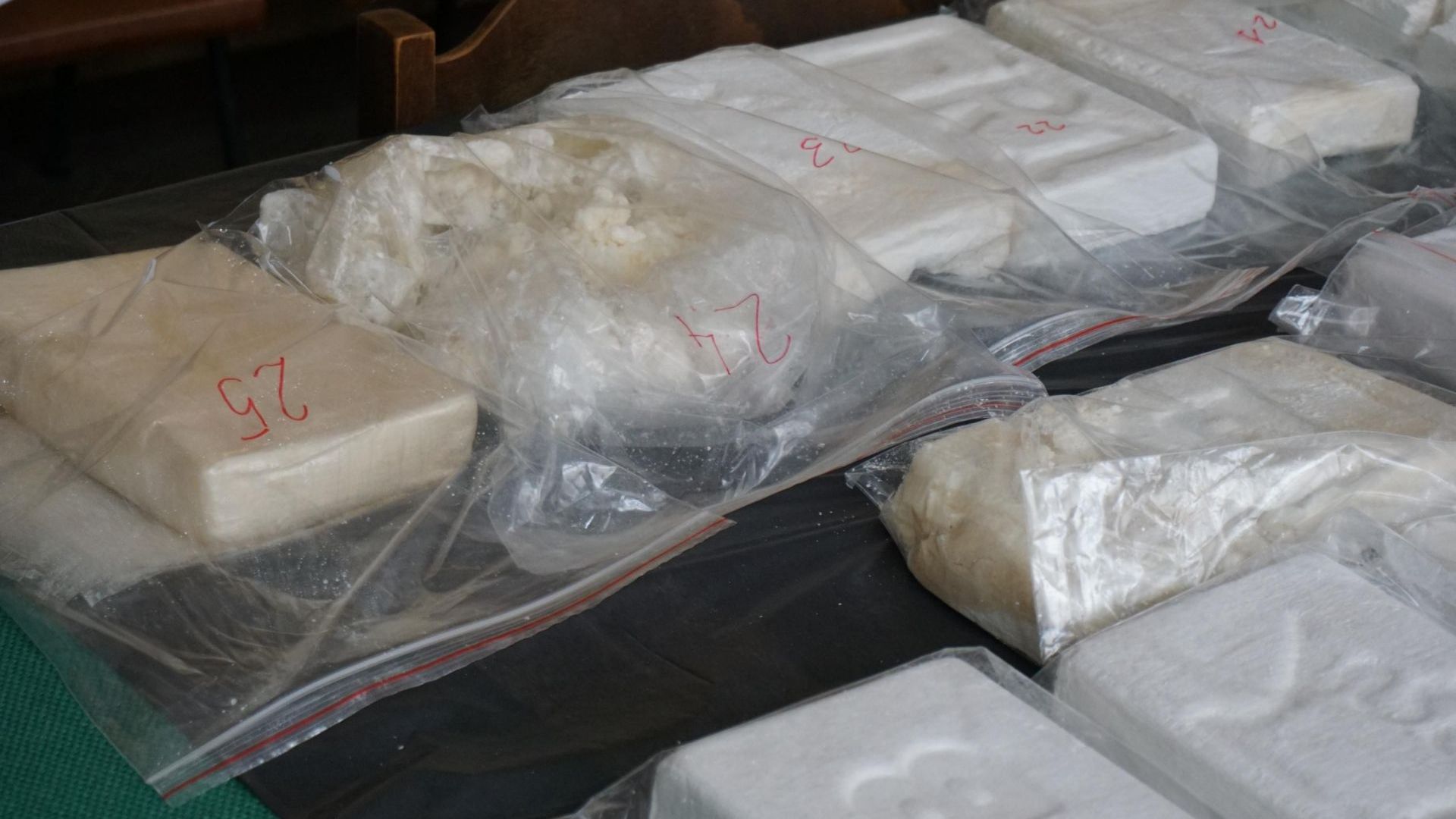 Девет словенски граждани, свързани с международна търговия с наркотици, бяха