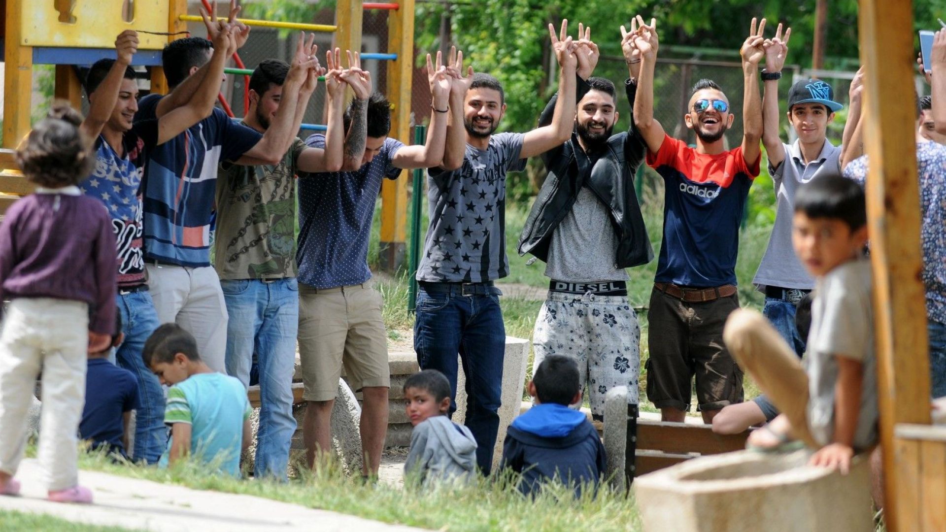 За статута на деца чужденци Право на пребиваване у нас