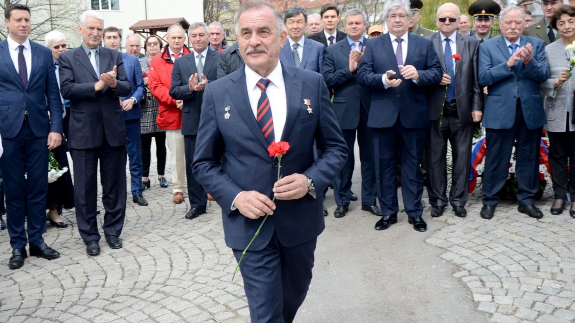 Павел Владимирович Виноградов е руски космонавт Завършил е Московския авиационен