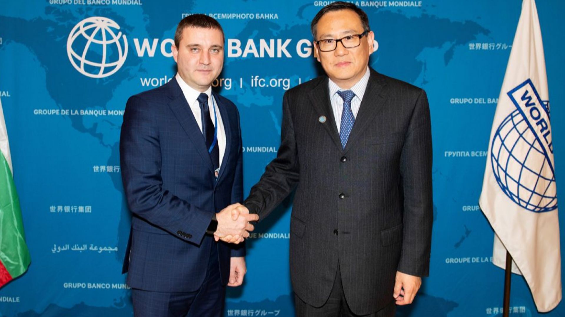 Владислав Горанов подписа със Световната банка за офис в София