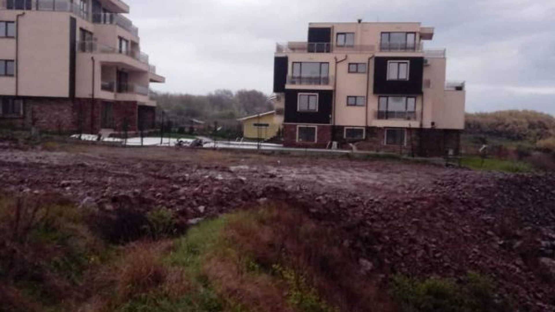 Служители на Регионалната инспекция по опазване на околната среда и