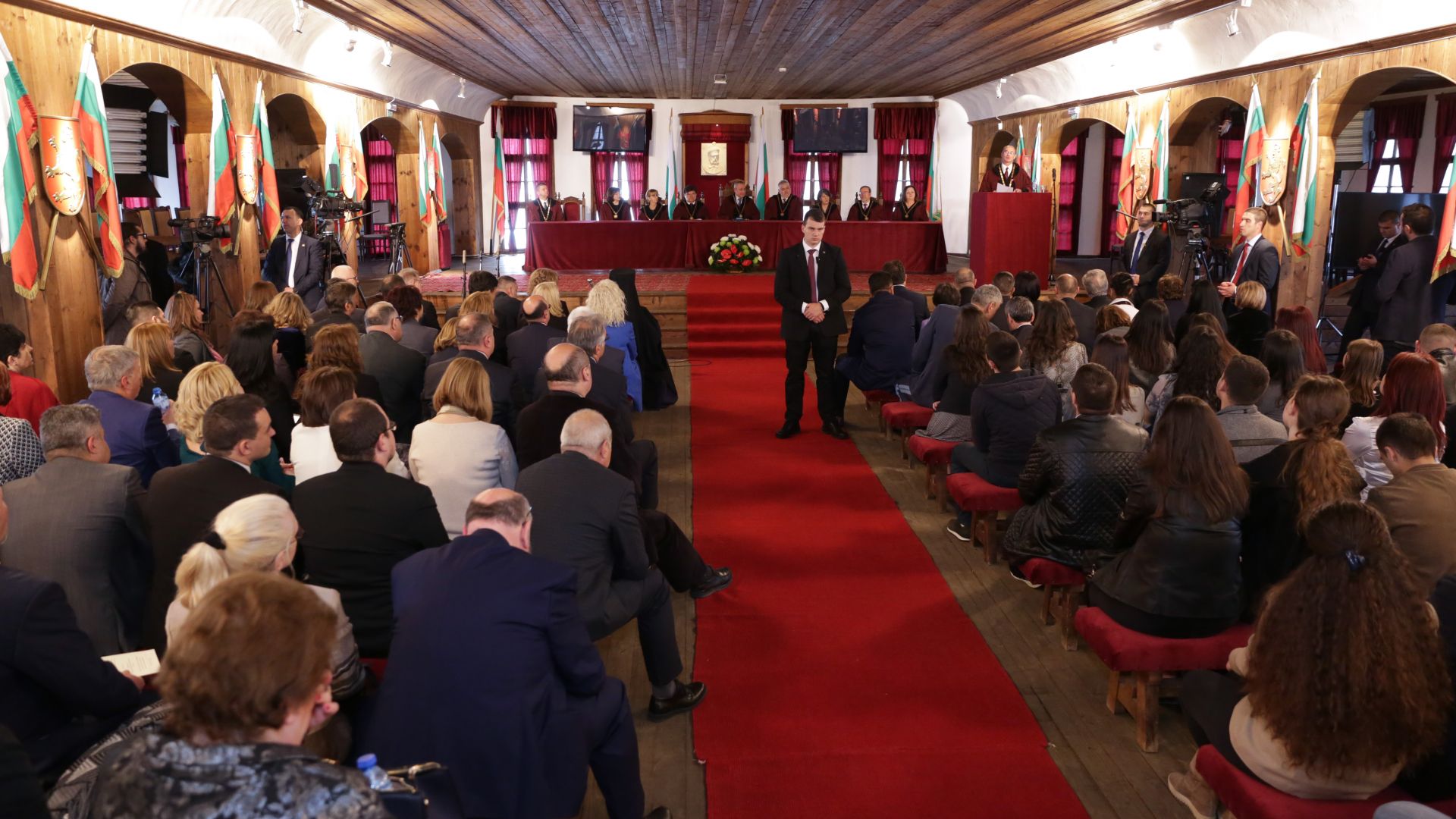 С тържествено заседание във Велико Търново 44 ото Народно събрание отбелязва