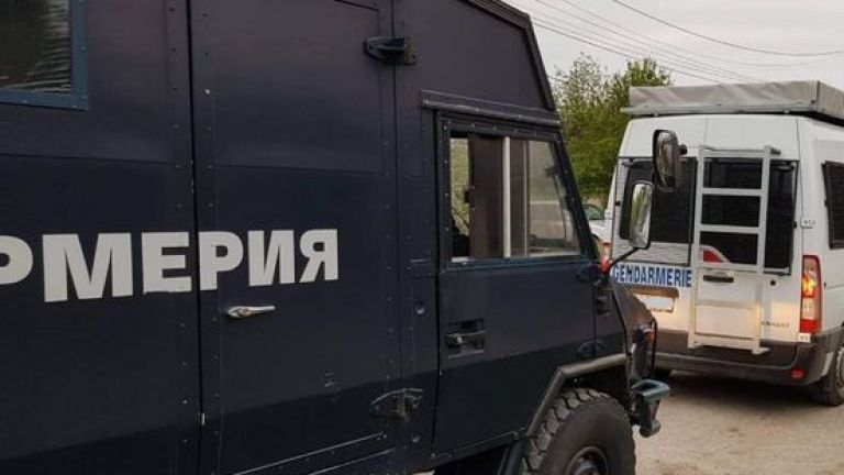 Масов бой с лопати и мачете в Радомир, полиция и жандармерия задържаха трима