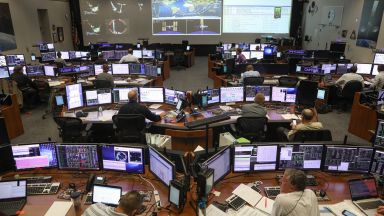 НАСА обстрелва астероид с 500-килограмова сонда, за да промени траекторията му