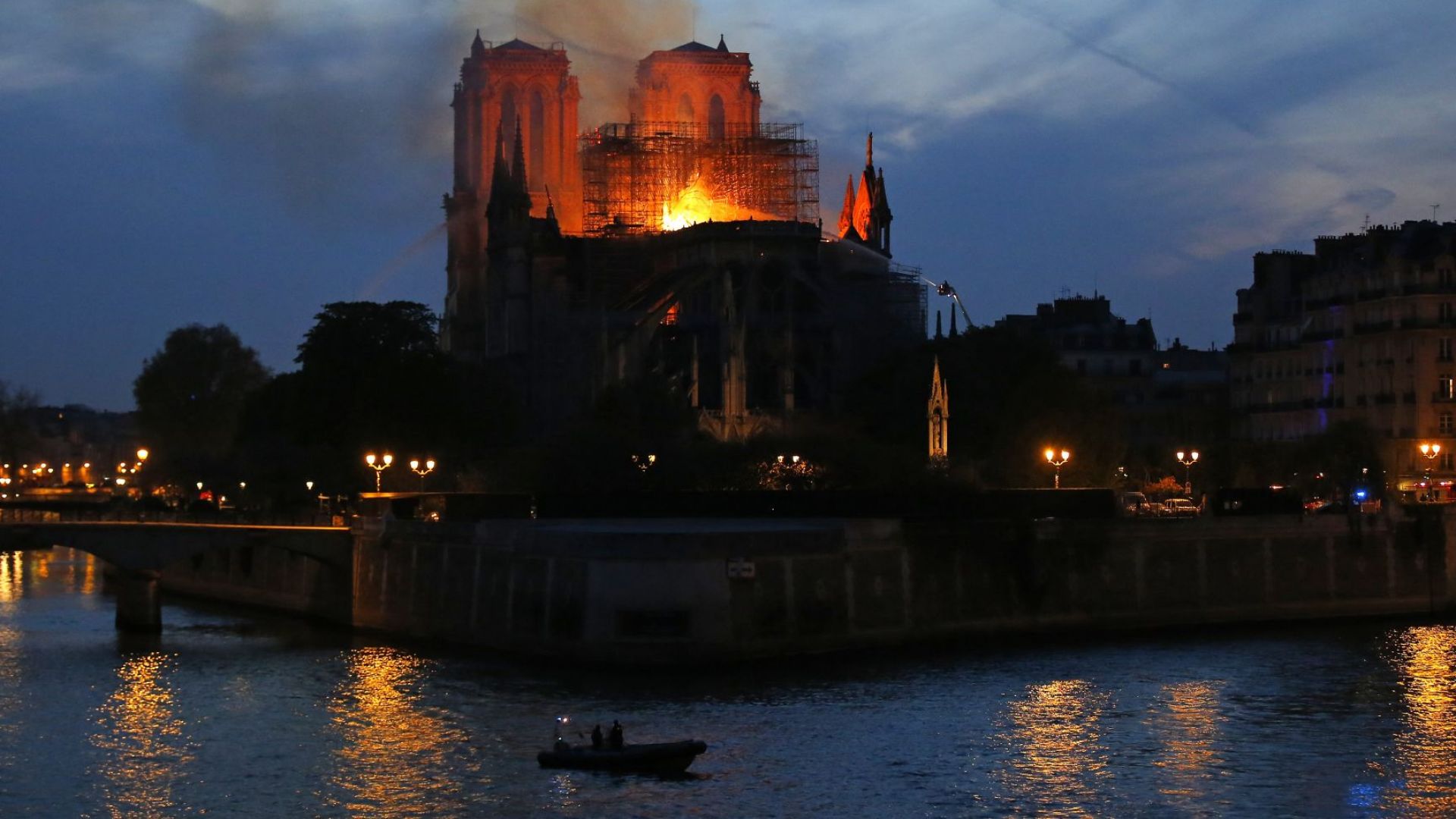 Семейството милиардери Бетанкур Мейер и гигантът в козметичната индустрия Л Ореал обещаха