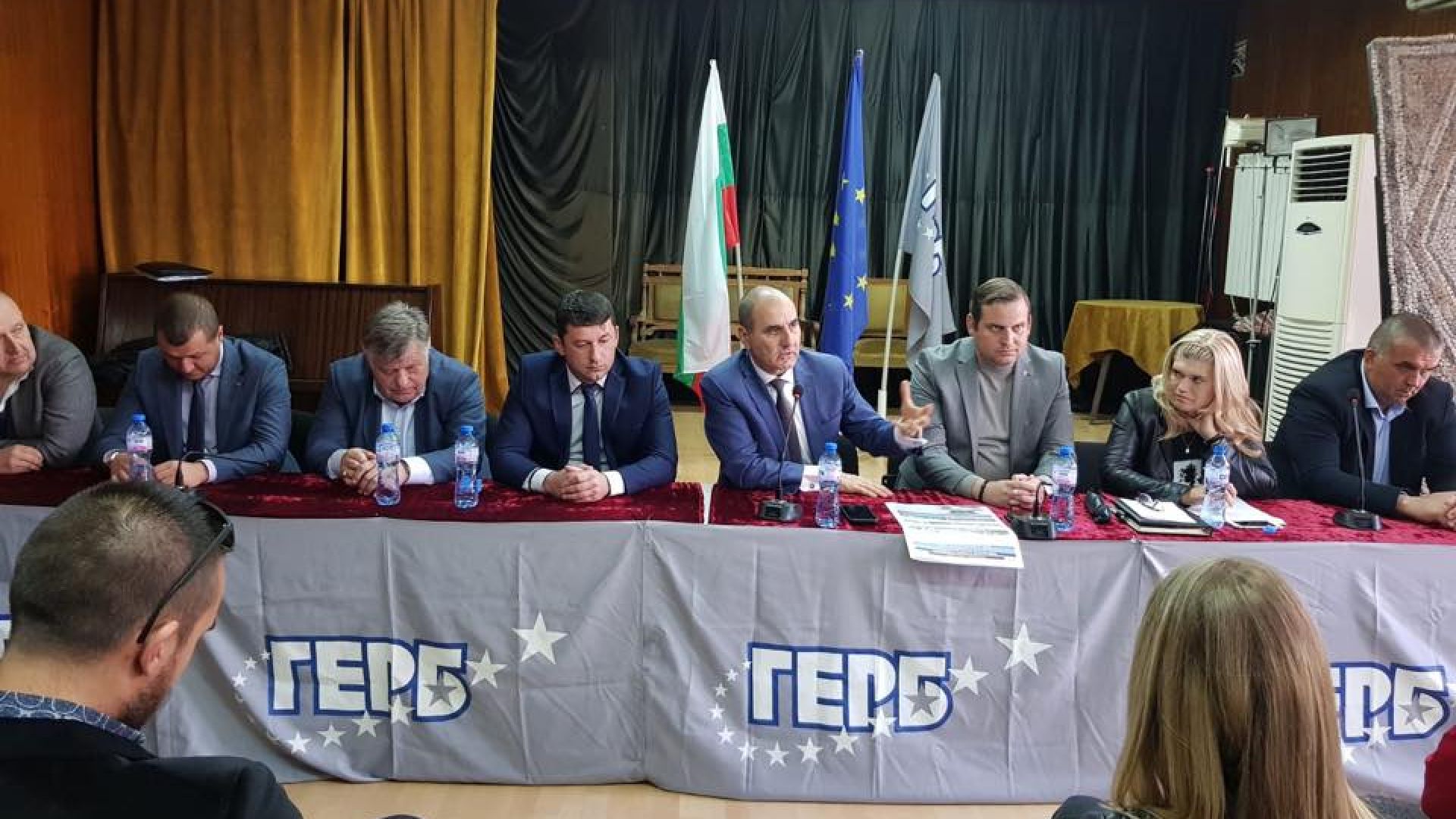 Подалият оставка като депутат зам председател на ГЕРБ Цветан Цветанов води