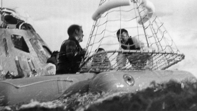 Отмениха честванията за 50 г. от полета на "Аполо 13"