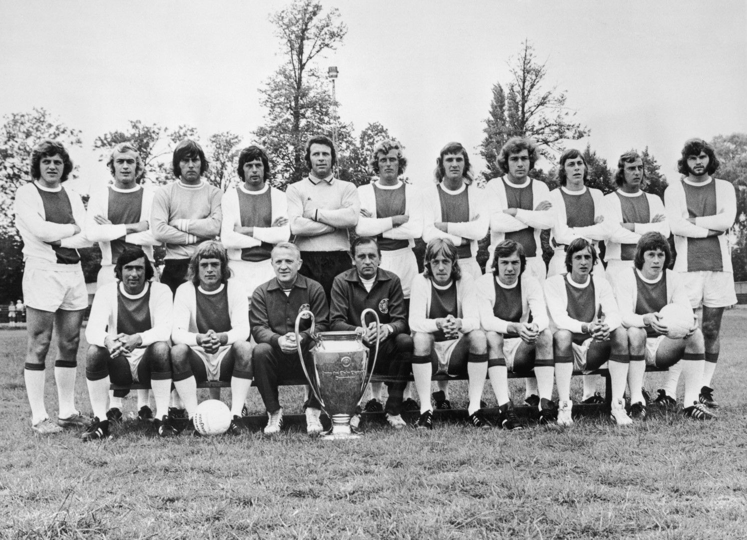 Великият Аякс, който даде на света Тотален футбол. Три поредни Купи на шампионите на Европа в началото на 70-те са "златната ера" на този тим, като доминацията му на континента спря в София, победен от ЦСКА през есента на 1973 г.