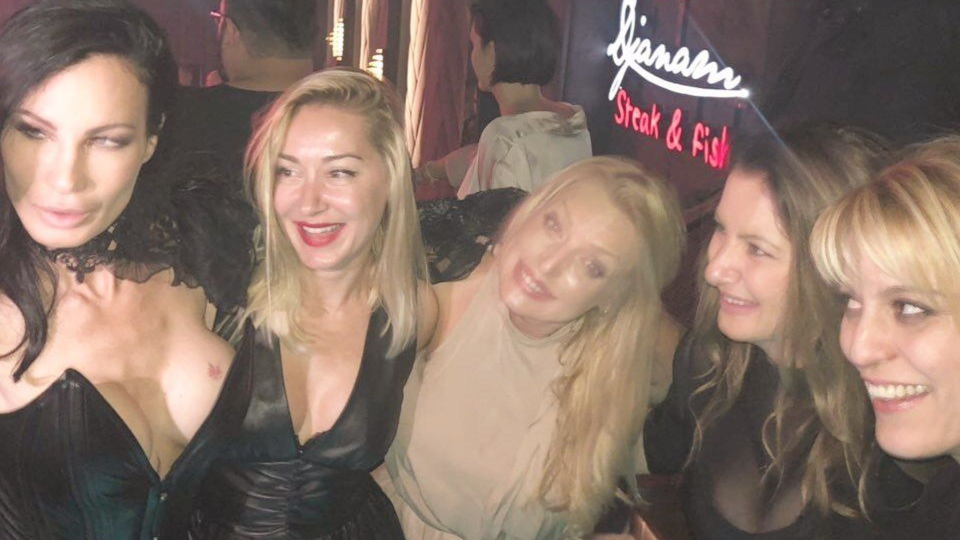 Цеци Красимирова с моминско парти в столичен клуб