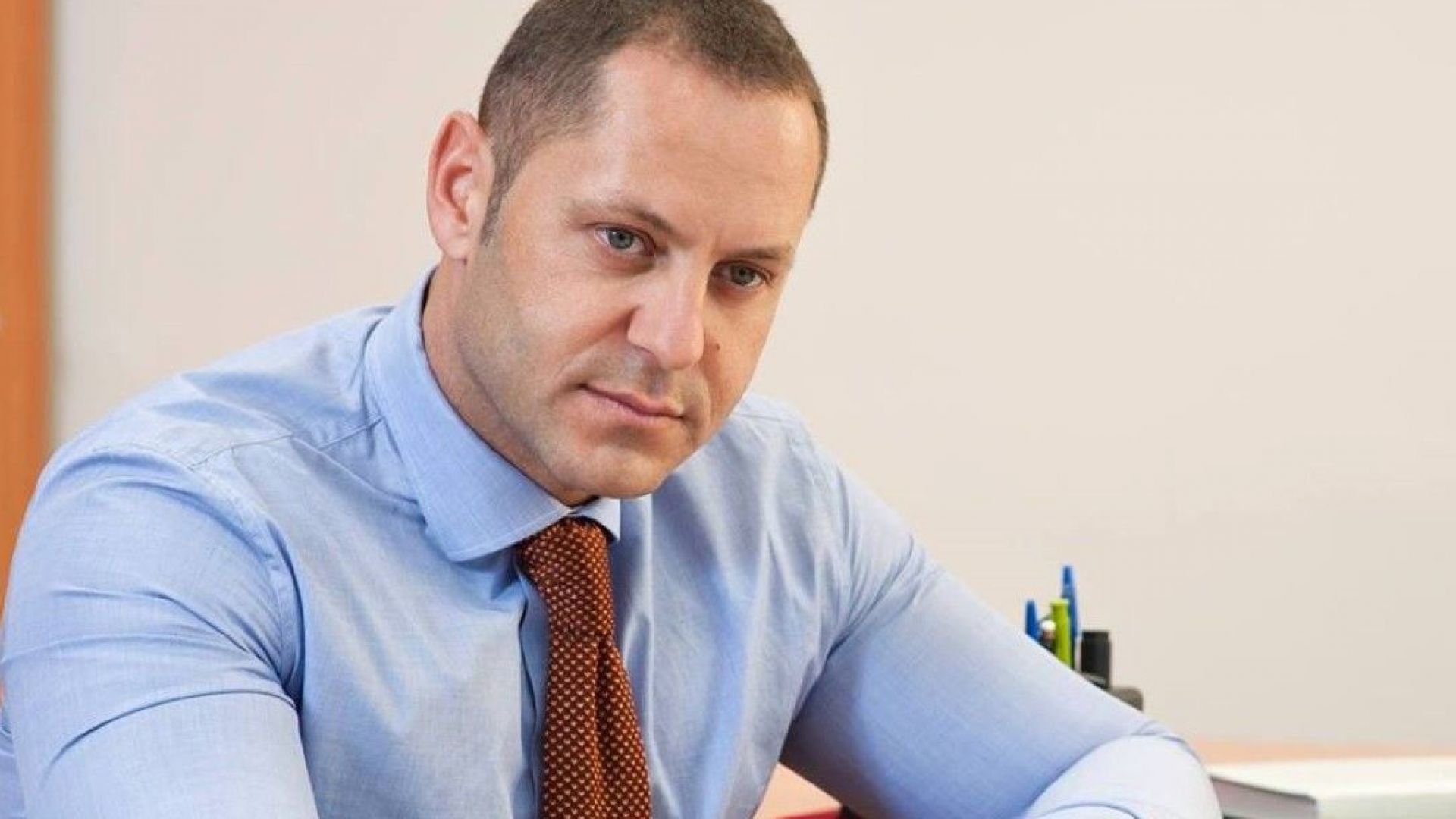 Днес депозирах своята оставка като заместник министър на икономиката Едно закъсняло