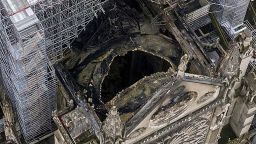Нотр Дам не била застрахована, Айфеловата кула за 200 млн. евро при пожар