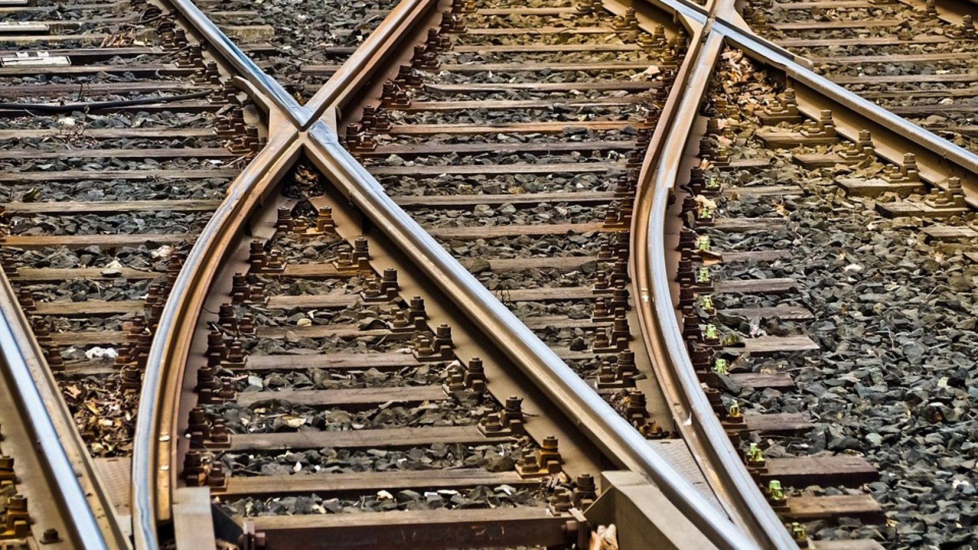 38 годишен мъж бе прегазен от пътнически влак в района на