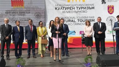 Ангелкова: Приходите от чуждестранни туристи са с 4,3% ръст за началото на годината