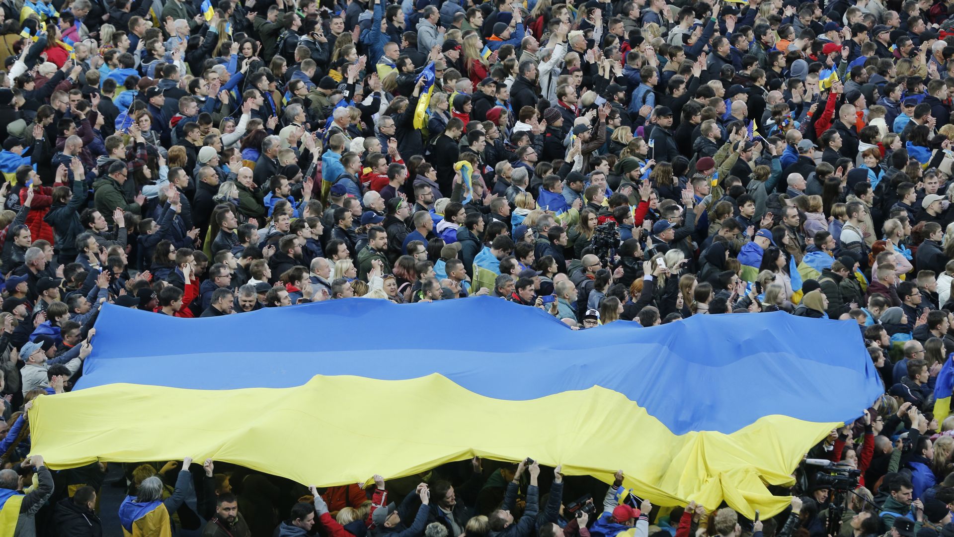 Парламентът на Украйна прие днес предизвикал полемика закон който има