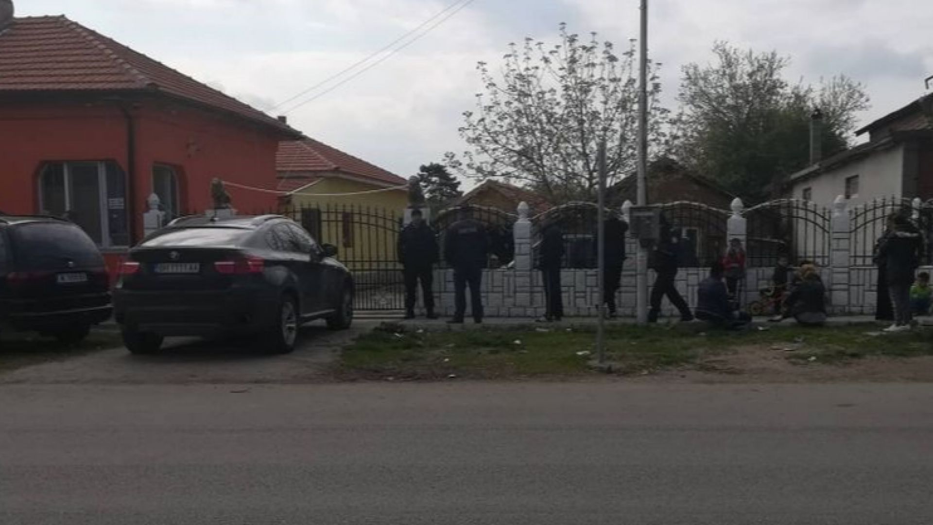 Девет души са задържани днес в село Дреновец община Ружиници