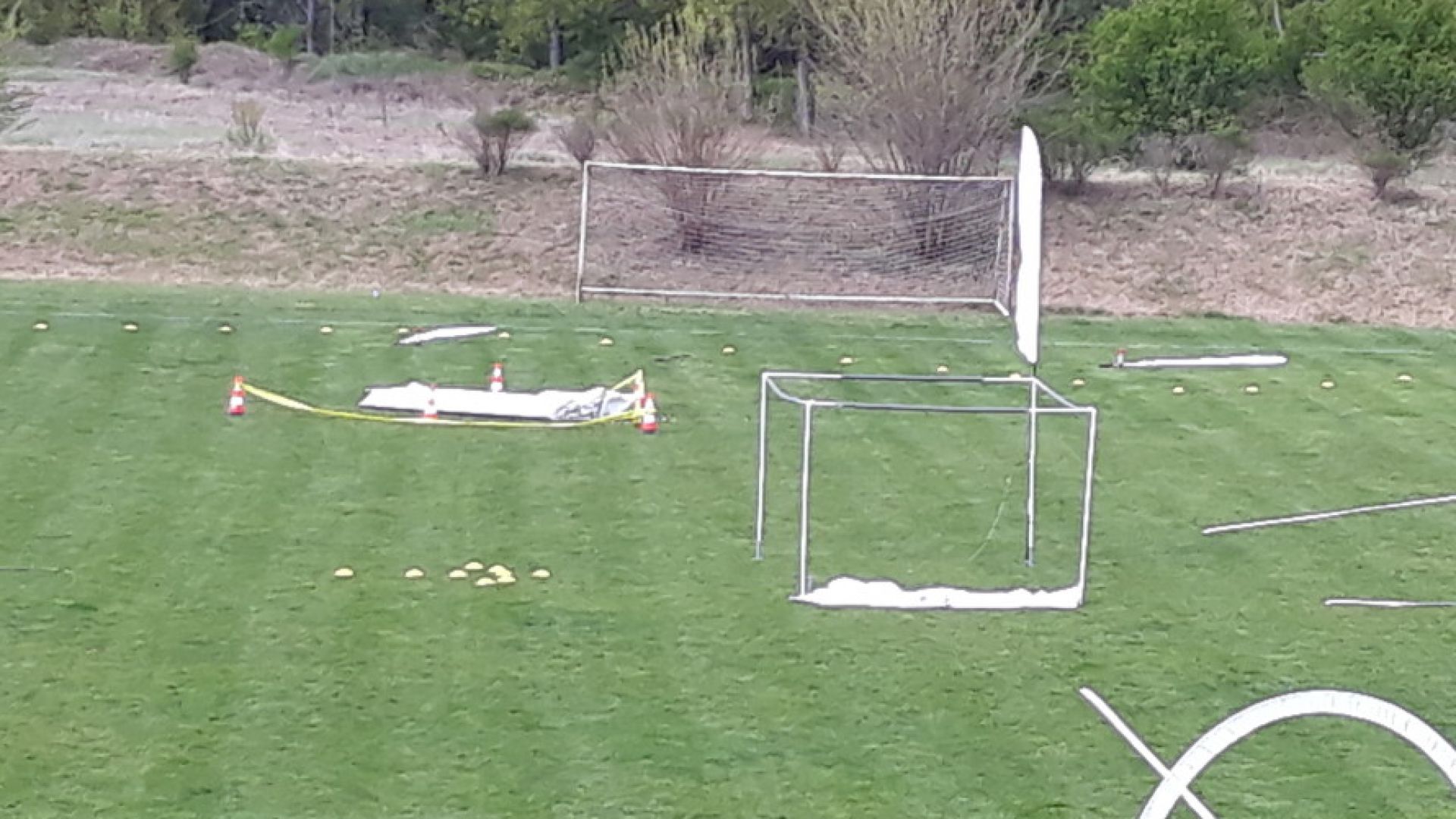 45 годишният Стефан Василски който е пилотирал спортния двуместен самолет паднал