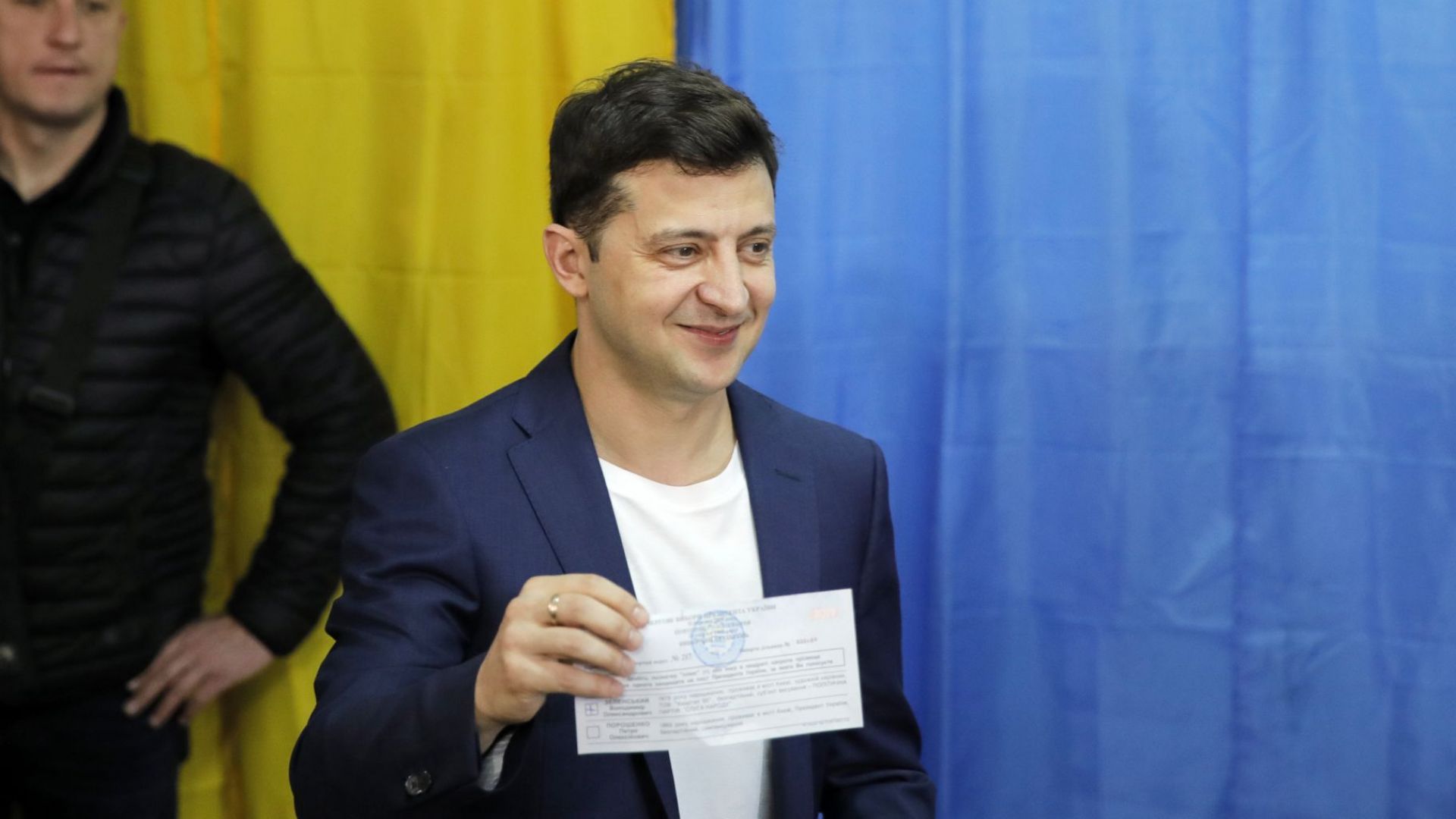 Кандидатът за президент в Украйна Володимир Зеленски изпя няколко фрази