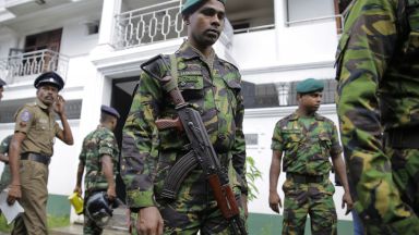 Шри Ланка въведе полицейски час върху цялата територия 