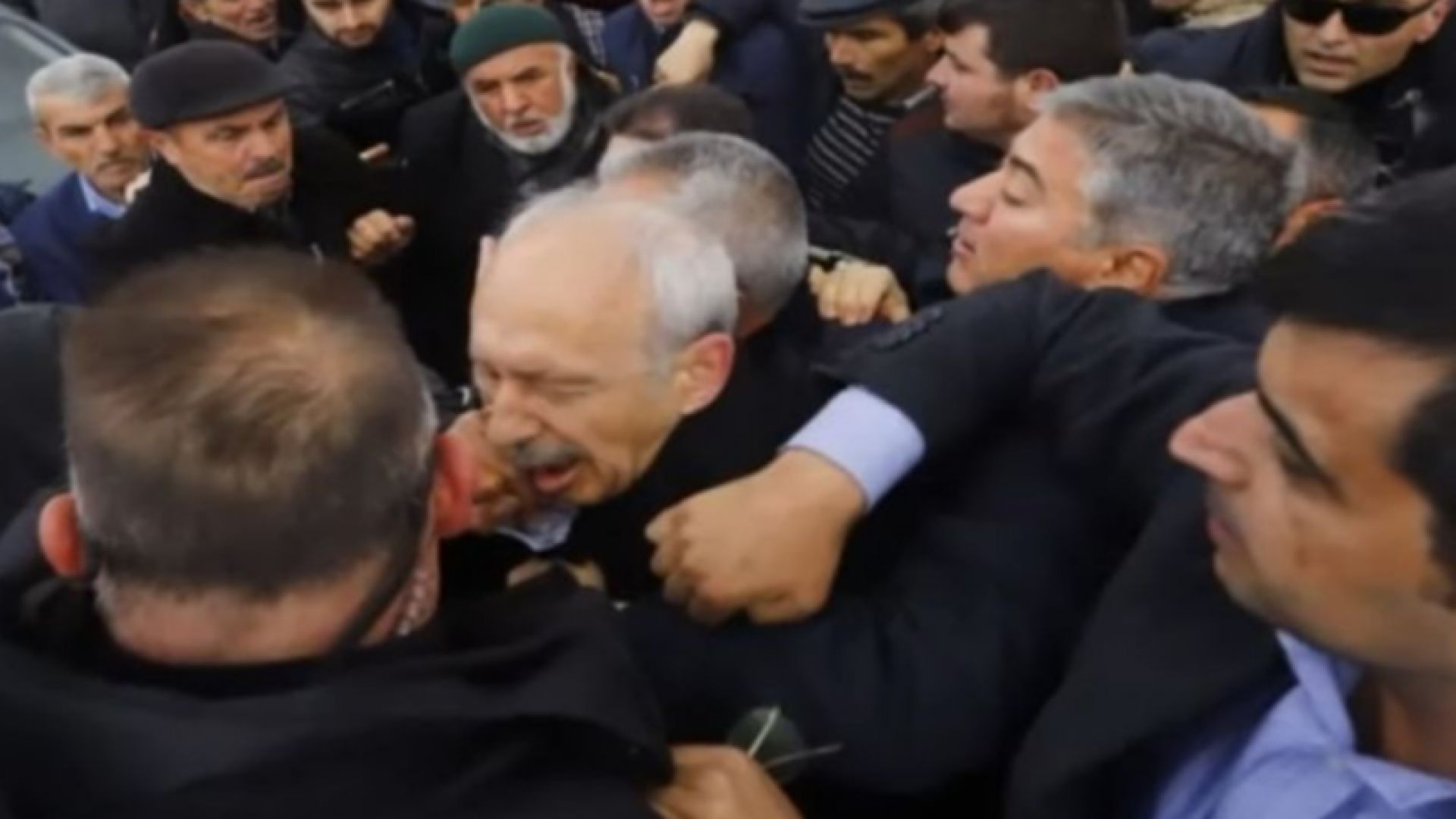 Лидерът на водещата опозиционна сила в Турция Кемал Кълъчдароглу е