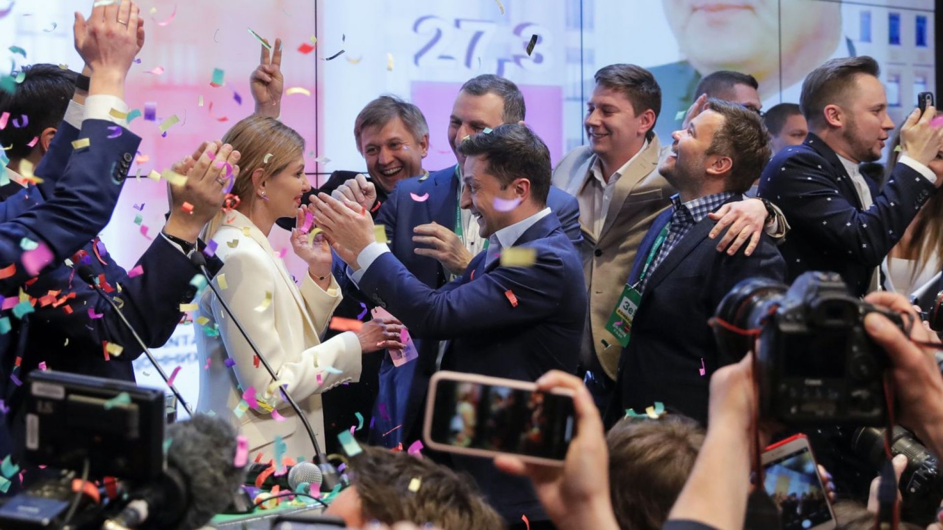 Володимир Зеленски спечели съкрушителна победа на президентските избори в Украйна