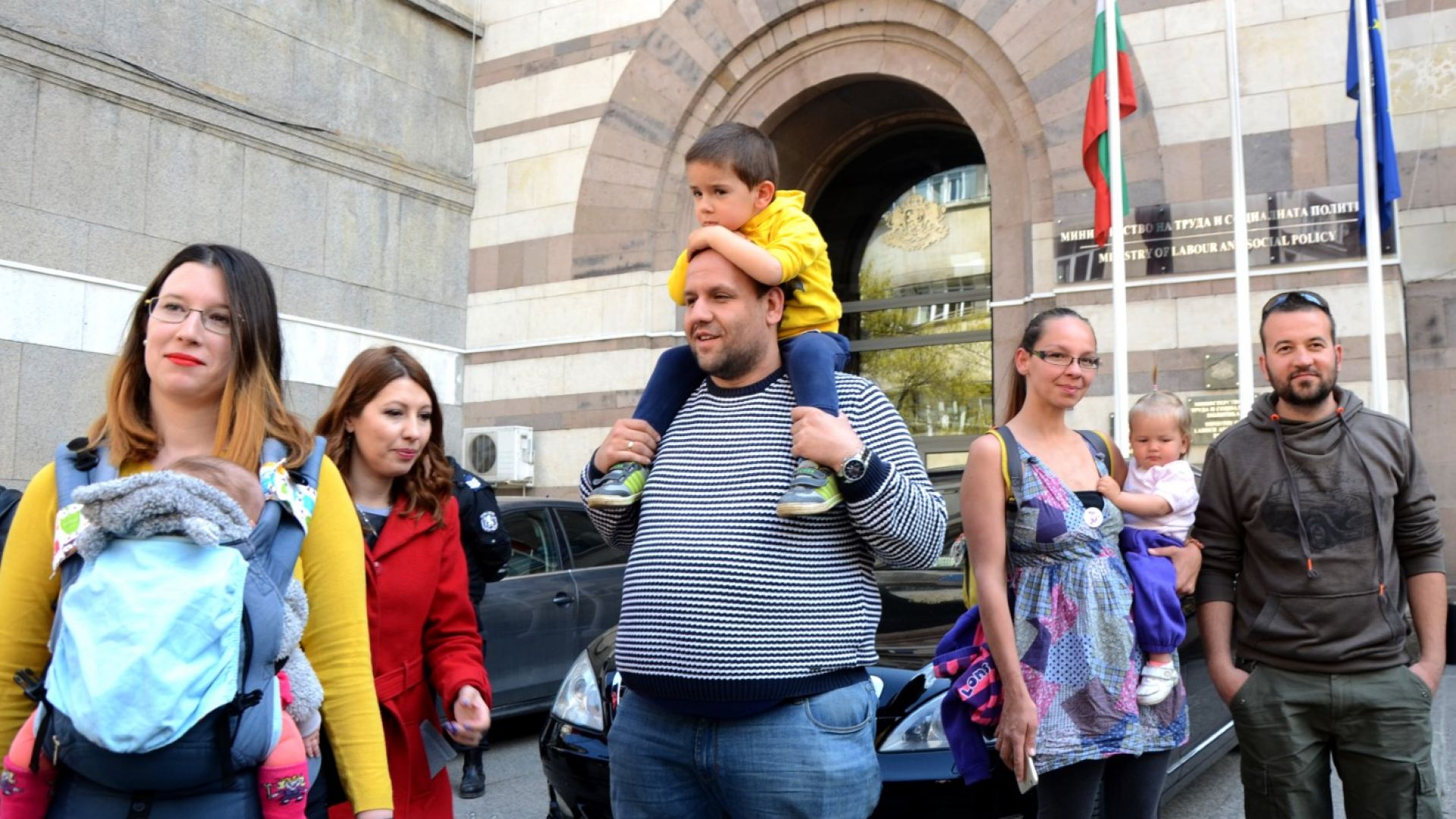 Не съществува стратегия за семейството и детето Има проект на