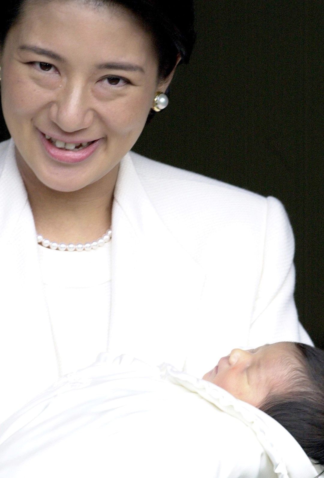 Японската принцеса Аико с дъщеря си принцеса Масако - 8 декември 2001 в Токио