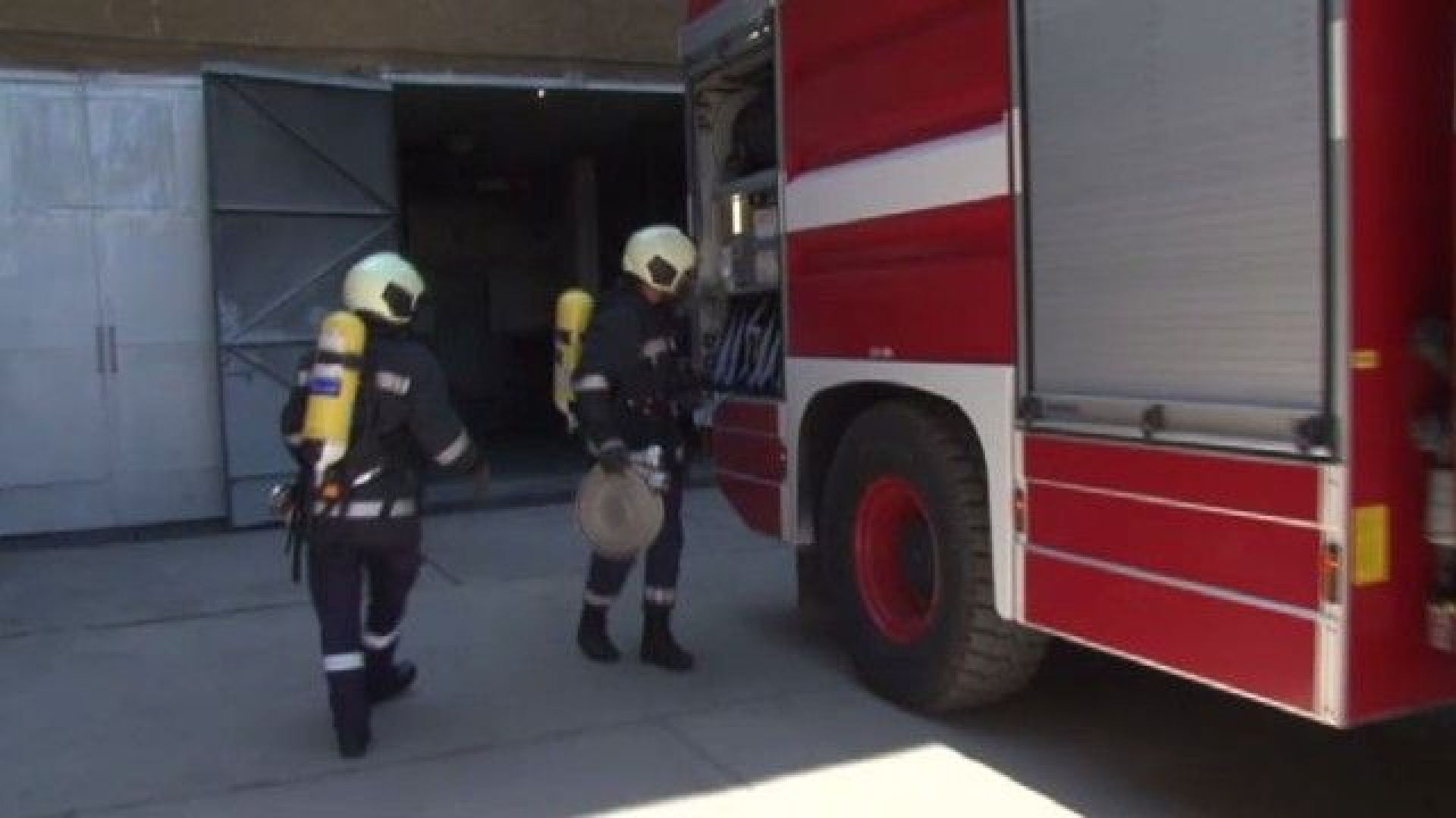 Пожар е избухнал рано тази сутрин около 6 30 ч в