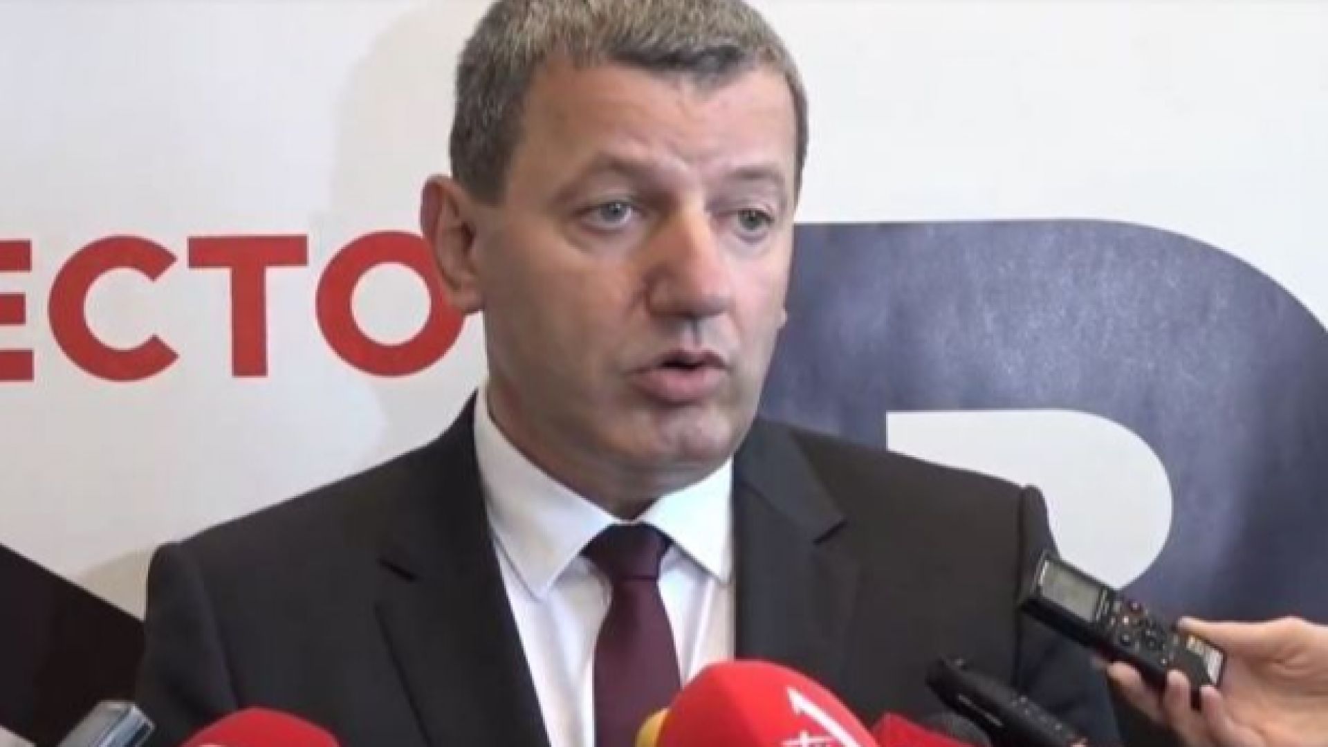 Известен бизнесмен и неговият бодигард са били убити при престрелка