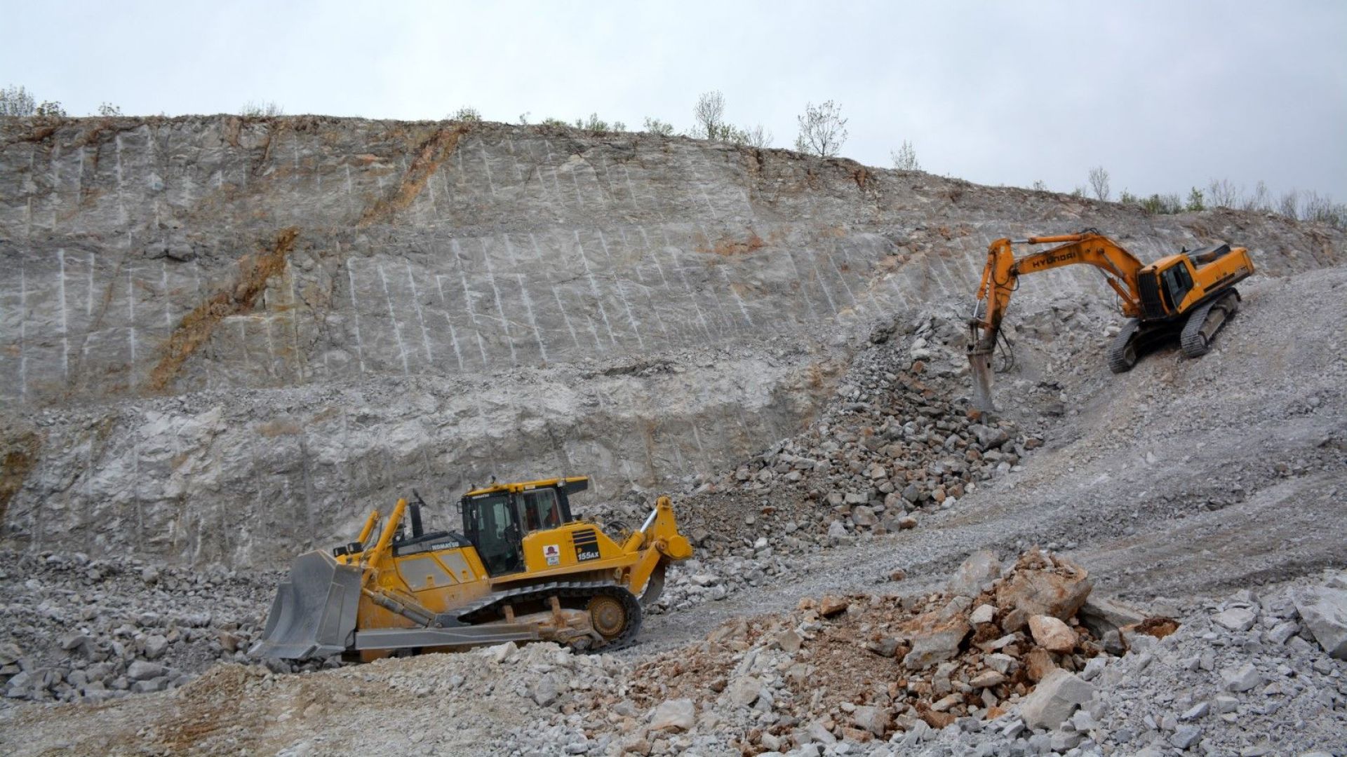 Първите изкопни работи по новото трасе на магистрала Хемус предизвикаха