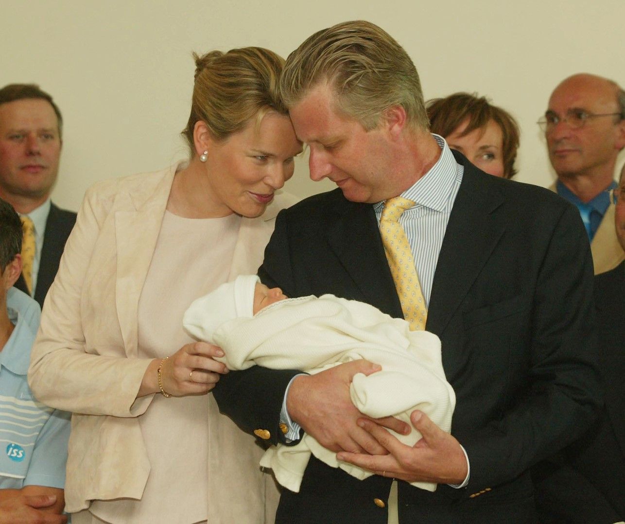 Белгийският принц Филип и принцеса Матилд със сина си принц Габриел - 24 август 2003, Андерлехт