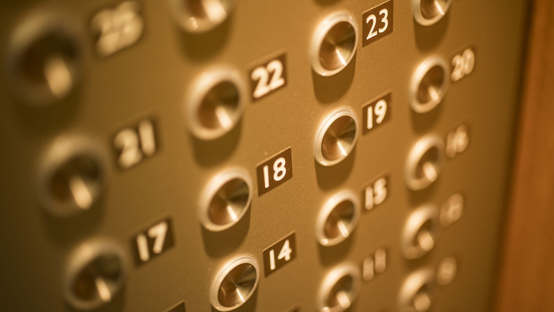 Асансьори в цялата страна спират да работят Поводът е Международният