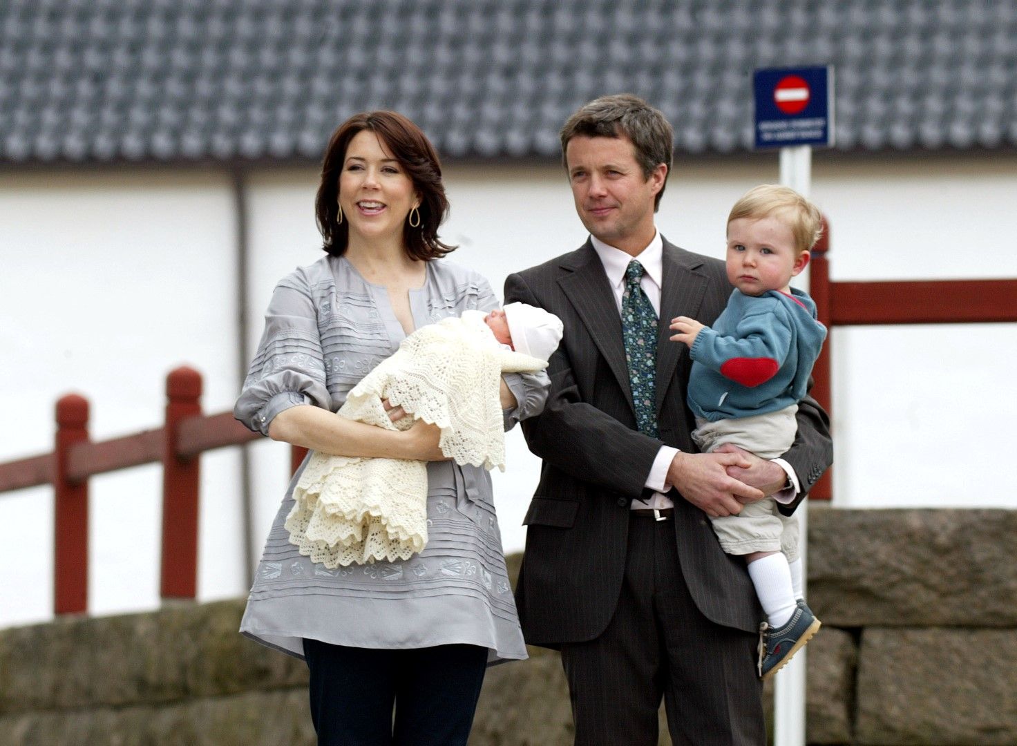Датската принцеса Мери и принц Фредерик с новородената си дъщеря и принц Кристиан - 23 април 2007