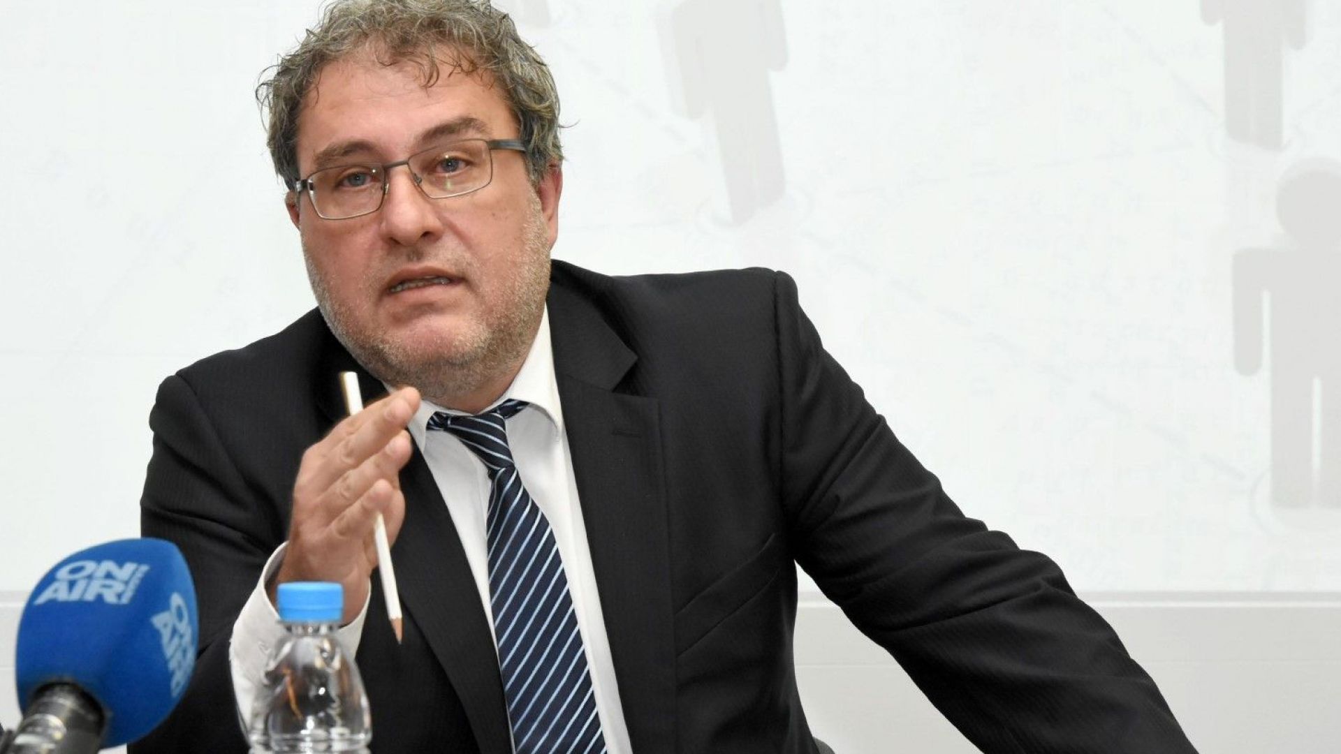 БСП отново поиска оставката на министър Боил Банов заради Ларгото