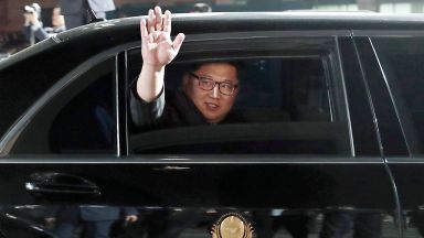  Ким Чен-ун се среща с Доналд Тръмп и Мун Дже-ин на границата сред двете Кореи 