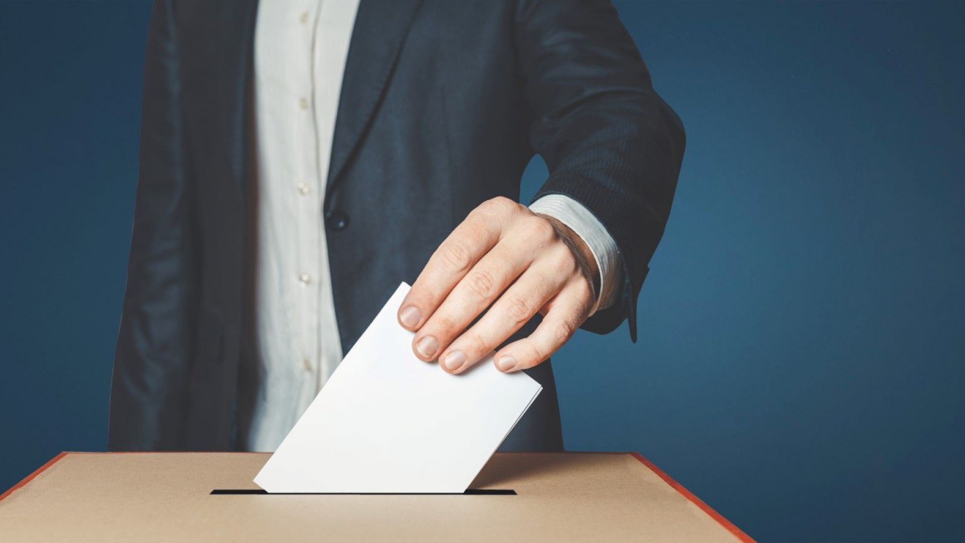 Месец преди изборите резултатът се обръща БСП водят пред ГЕРБ