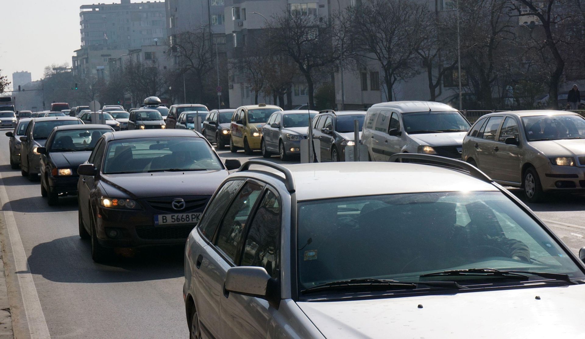 Екипите на Националната полиция след 10:00 часа днес ще са на място и ще подпомагат изнасянето на колите от София и големите градове