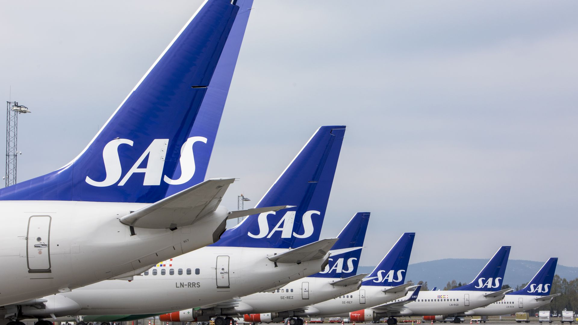 Скандинавската авиокомпания SAS CAC отмени 587 полети за утре което