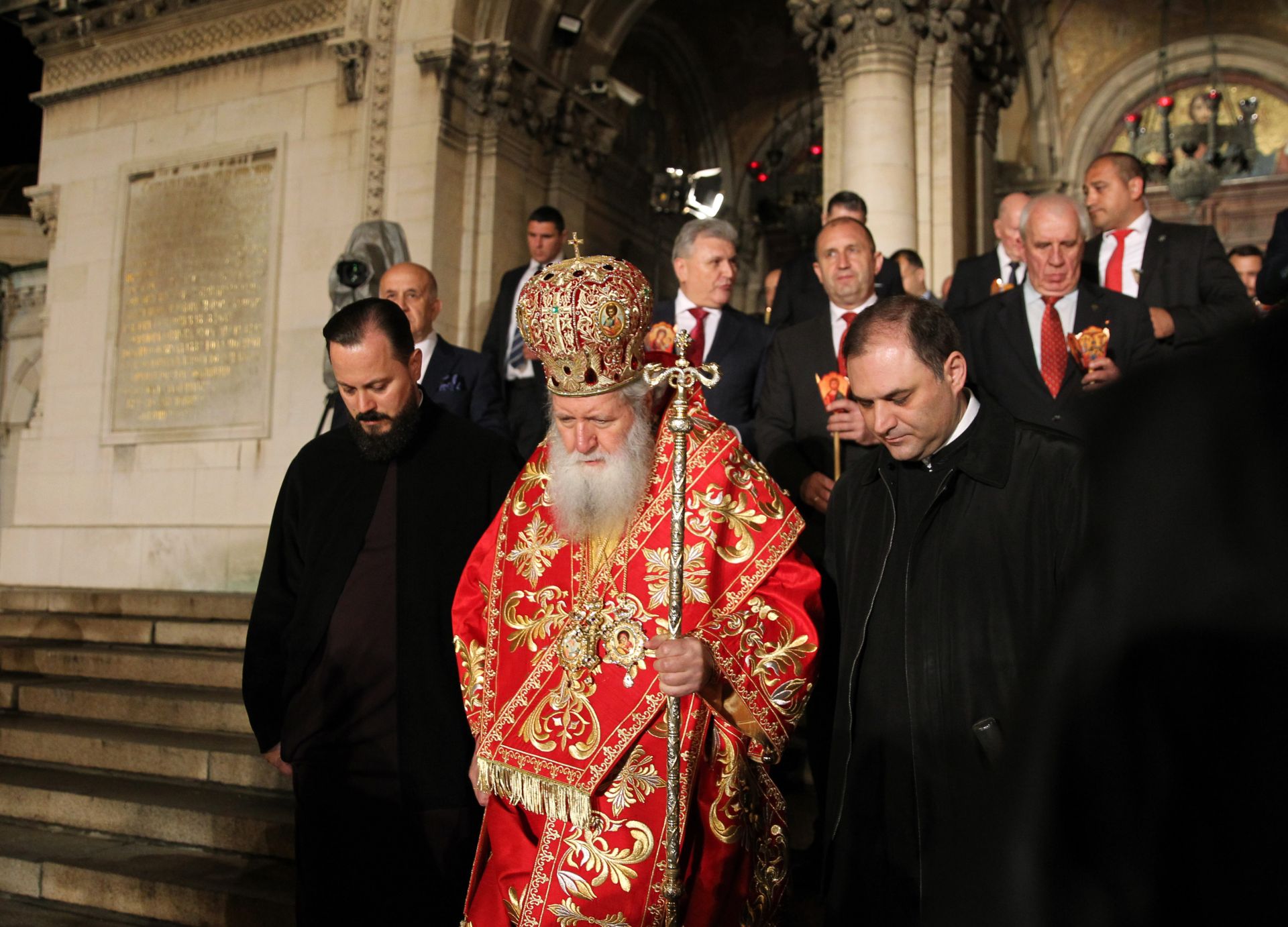 Патриарх Неофит отслужи пасхалната вечерня за Второто Възкресение