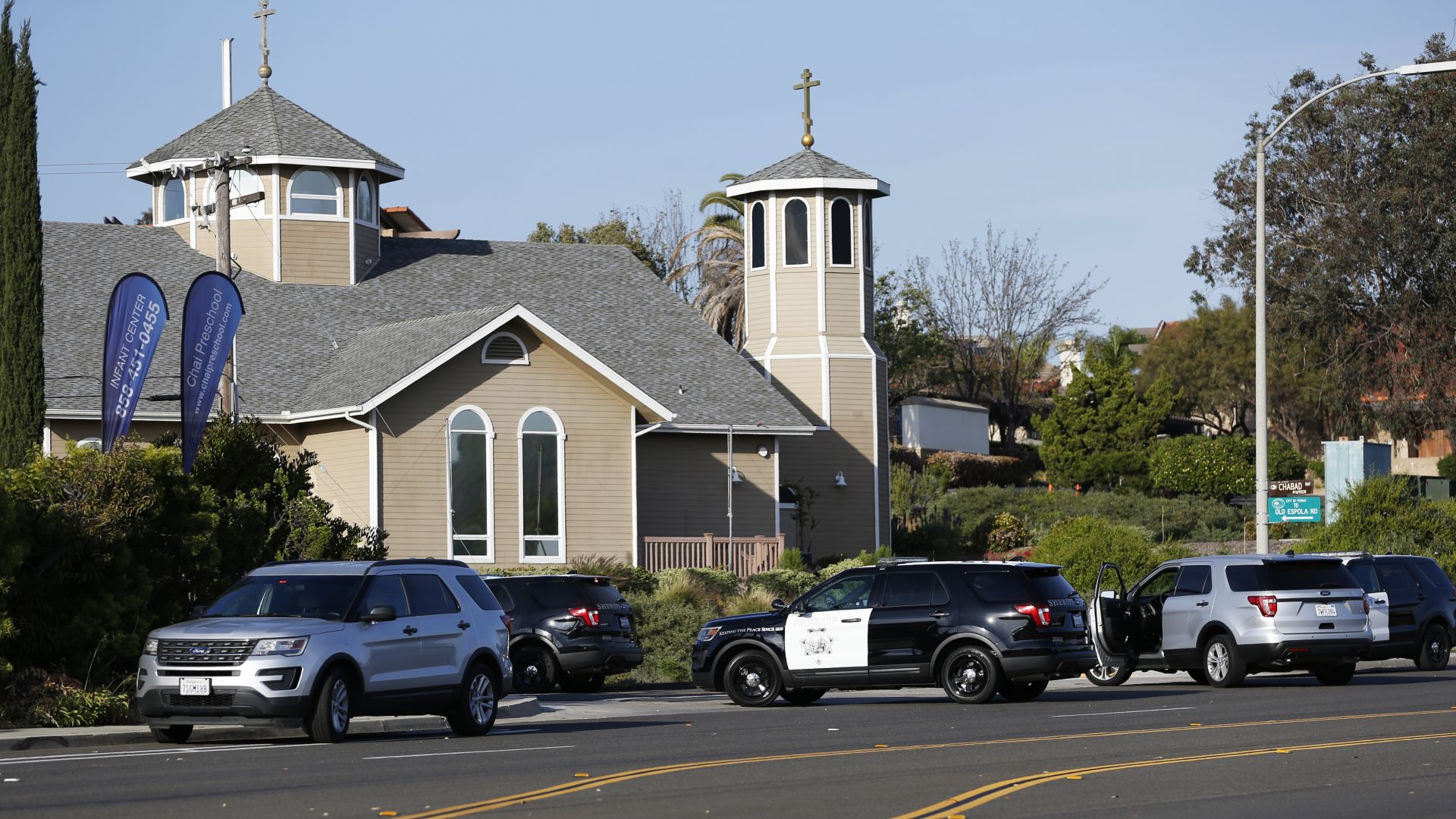 Един човек беше убит а трима души бяха ранени в