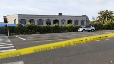 Почитател на стрелеца от Крайстчърч уби един и рани трима в синагога в Калифорния