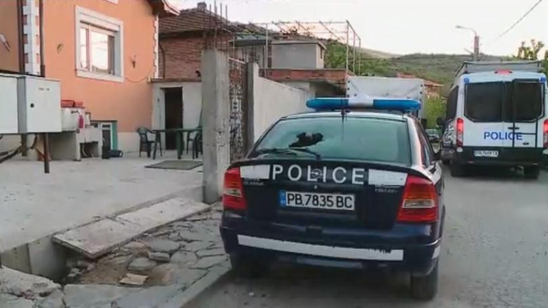 Жители на Куклен са задържани след като хвърляли камъни срещу