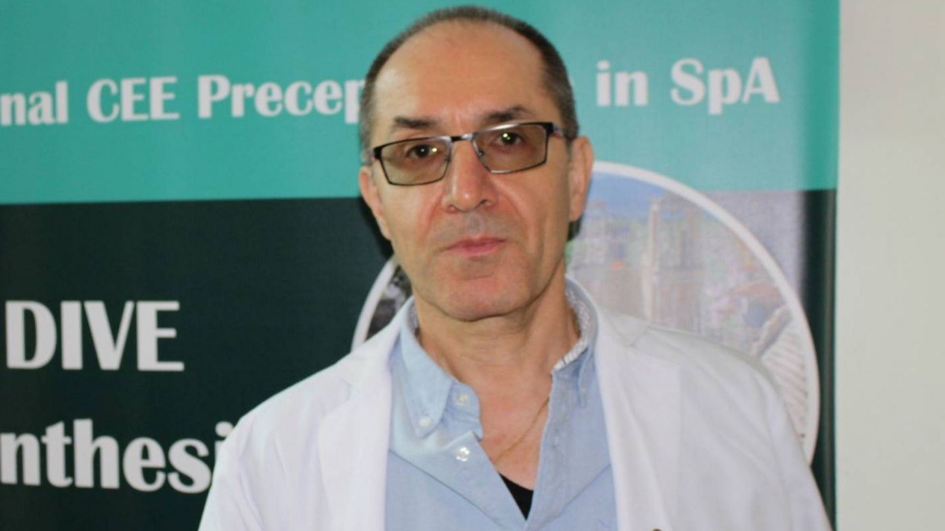 Проф. д-р Анастас Баталов е професор по ревматология. Той е