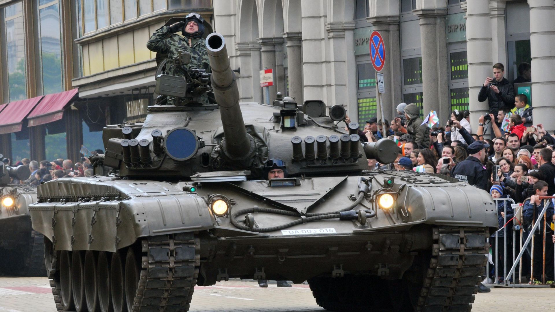 Какво оръжие показа Българската армия на 6 май (снимки)