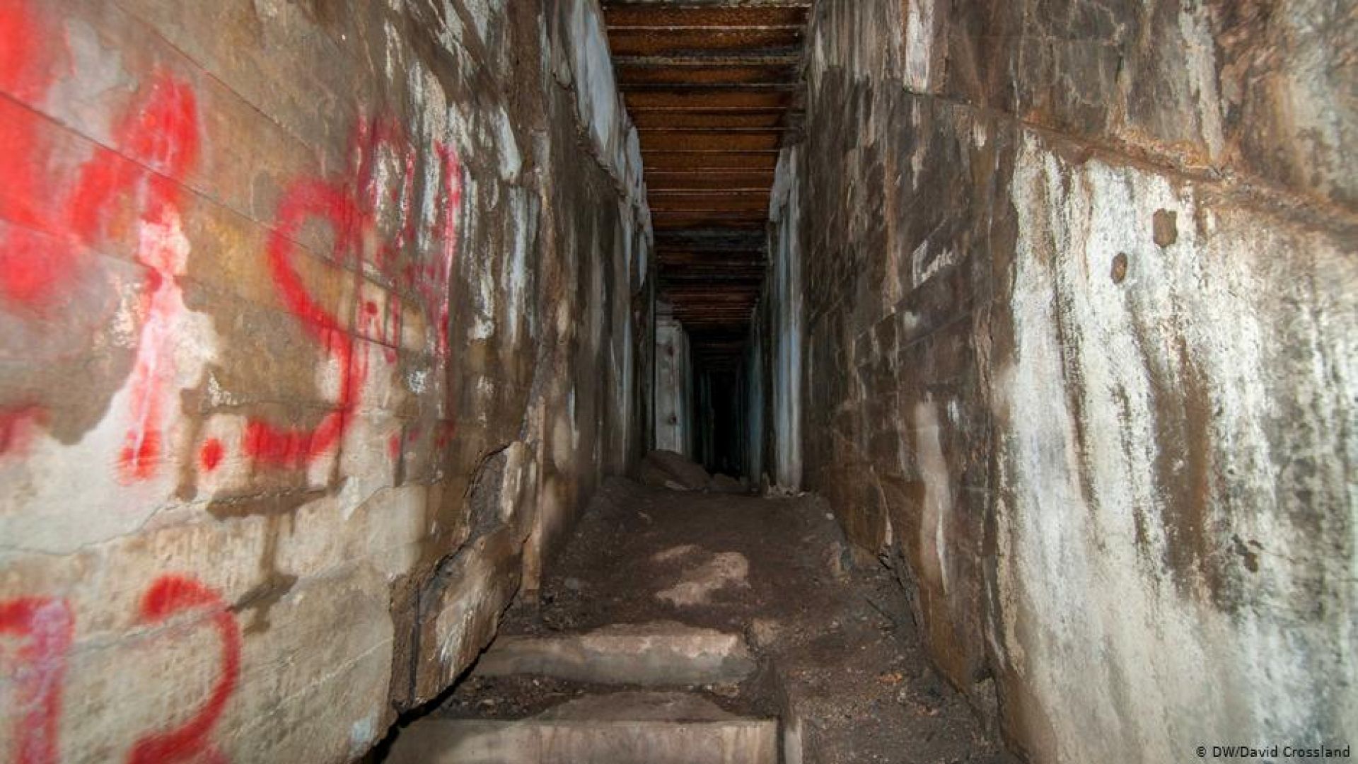 Помещението с военните карти в бившия нацистки бункер т е