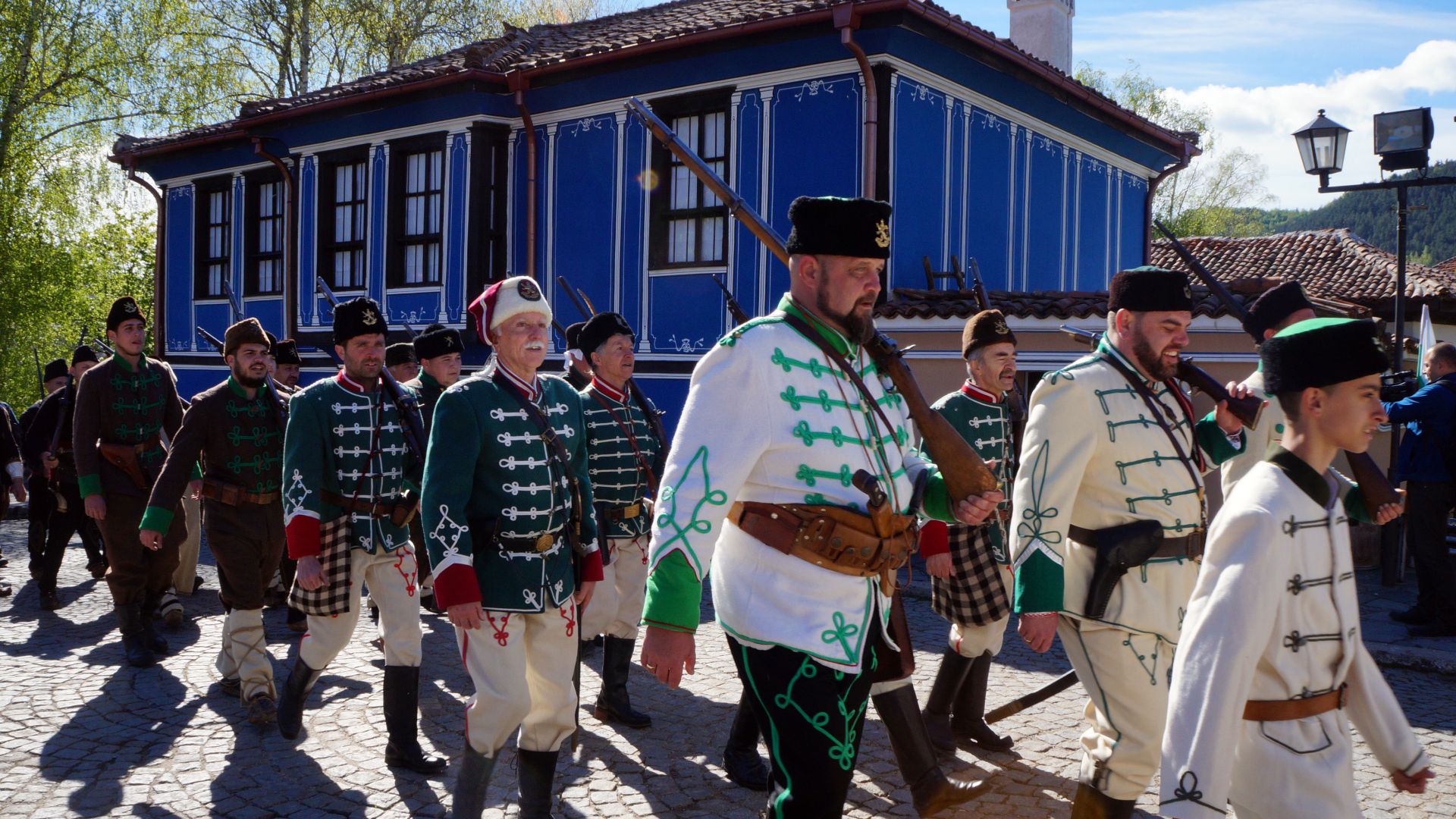 Денят на Априлското въстание да получи статут на официален празник