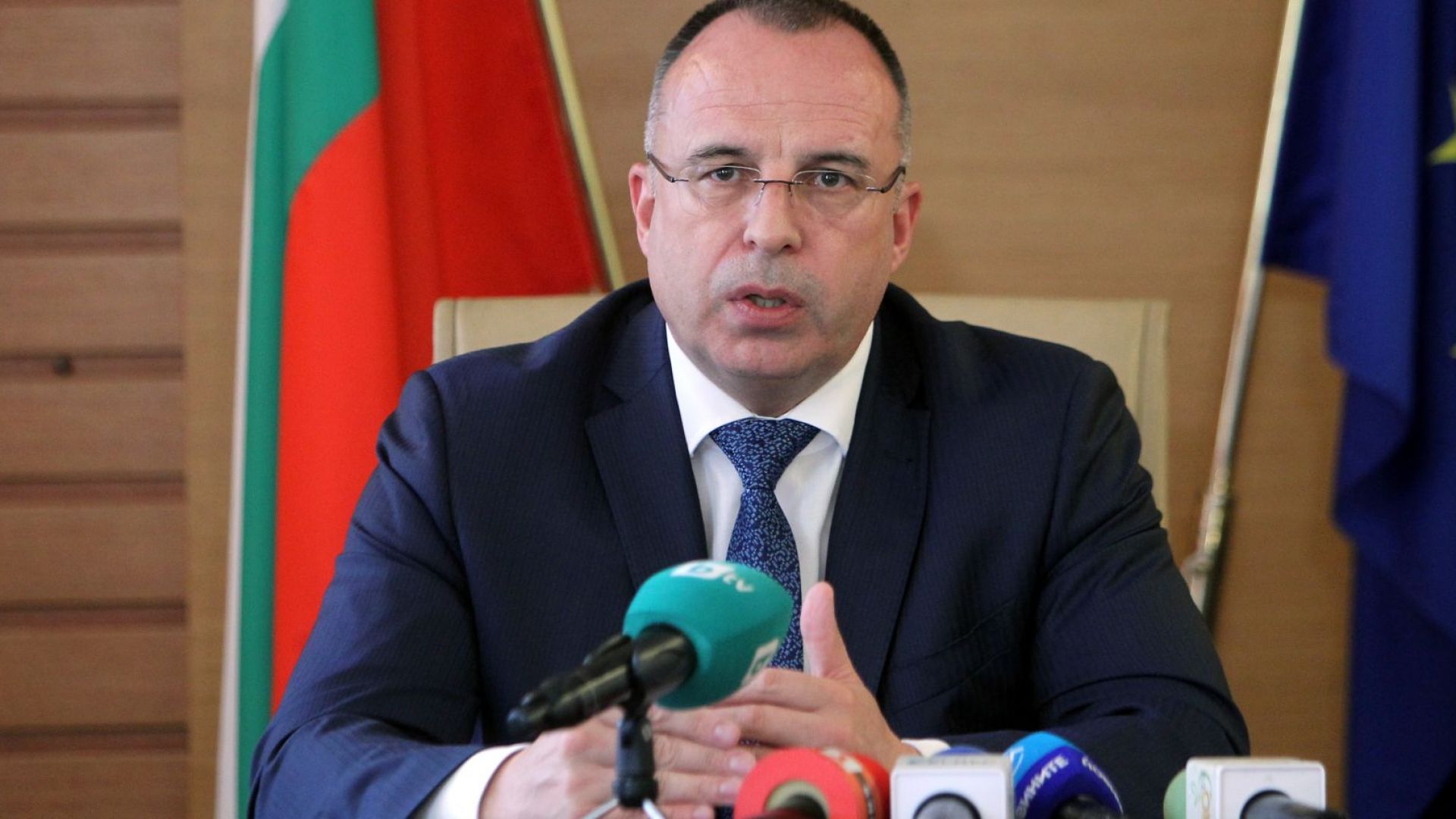 Мен лично нищо не ме притеснява Включително и дали ще