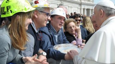 Папата призова да се молим за всички безработни 